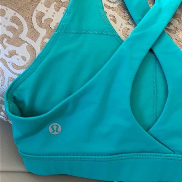Lululemon size 4 NWOT never worn sports bra - Picture 5 of 5